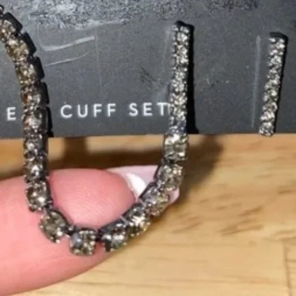 VERA WANG Rocker Chic Lightning Bolt Gunmetal Gray Crystal Mismatch Earrings~NEW - Picture 5 of 5